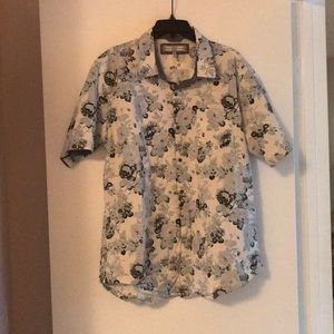 Floral short sleeve button down size extra large